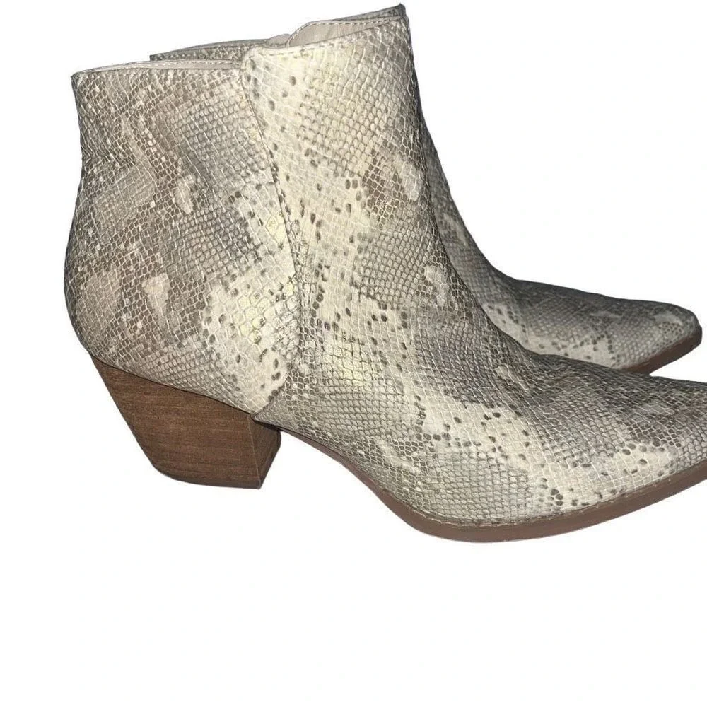 Coconuts by Matisse Astoria Snakeskin Ankle Boots‎ Gold Metallic Pointed Toe 8M